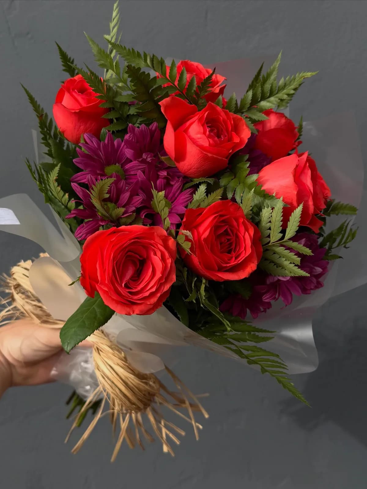 Buquê de Rosas e Crisântemos